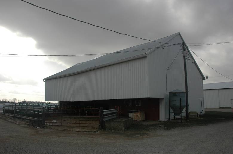 Double Pen Log Barn / 42x70 Bank Barn. Interior and Exterior photos.